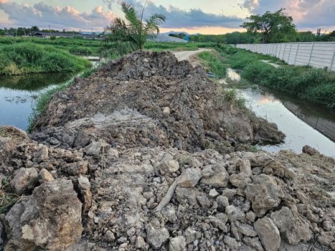 Hutan Dibabat dan Sawah Kami Rusak Setelah Masuknya Tambang 