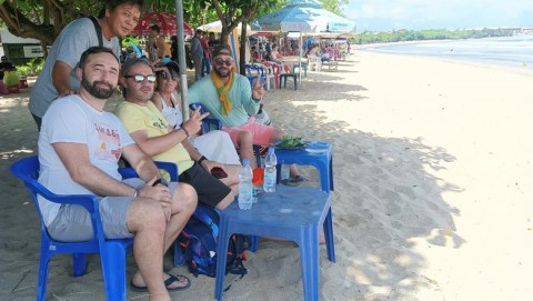 WNA PENCARI KERJA, Turis Asing yang Mengais Hidup di Bali