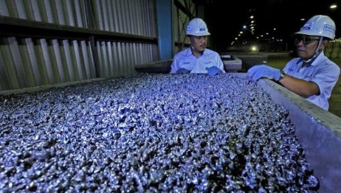 Menambang Cuan di Tambang Nikel
