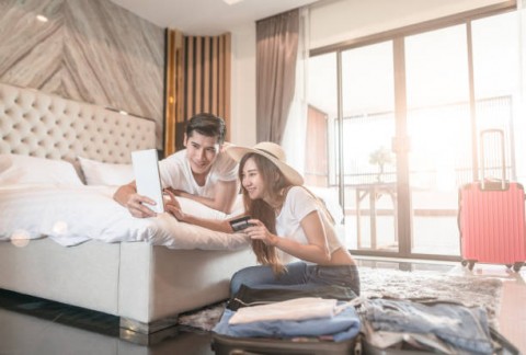 Hotel Belum Penuh, Liburan DImulai