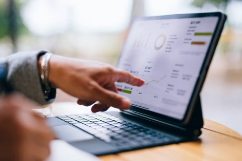 Mitra Pack Masuk LQ45, Penilaian BEI Dipertanyakan