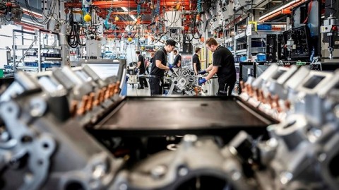 Nyala Mesin Produksi Manufaktur