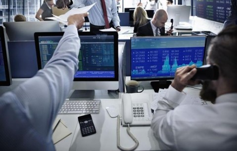 Melacak Potensi Window Dressing Sahan Teknologi