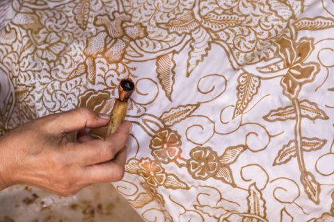 Membatik dan Menghidupkan Ruang Seni Sobokartti