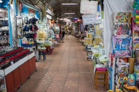 Pasar Sepi Pengunjung