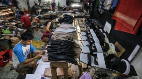 EKSPOR KUARTAL I/2024 : Transformasi Cirebon sebagai Sentra Produksi Alas Kaki