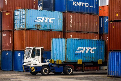 Masih Tersendat di Belahan Barat