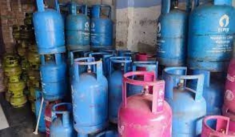 Aktivitas Masyarakat Melesat, Impor BBM dan Gas Membludak