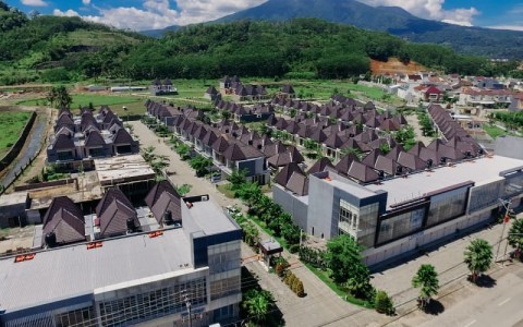 RENCANA BISNIS PT KOTA SATU PROPERTI TBK.  Memburu Peluang di Kawasan Berkembang
