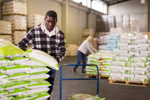 Awasi Distribusi Pupuk