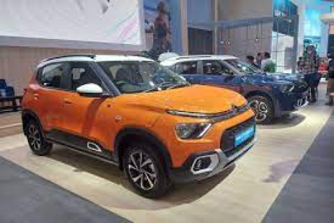 INDUSTRI OTOMOTIF LESU : GIIAS SIAP INJEKSI PENJUALAN MOBIL