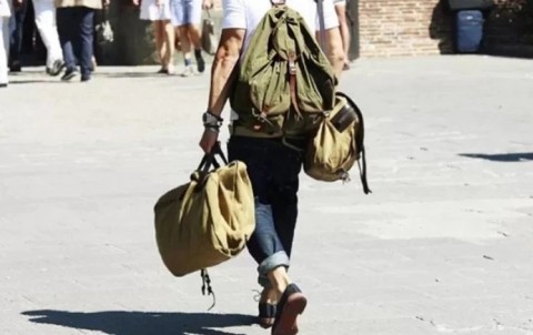 Merantau demi Hidup lebih baik dan mandiri