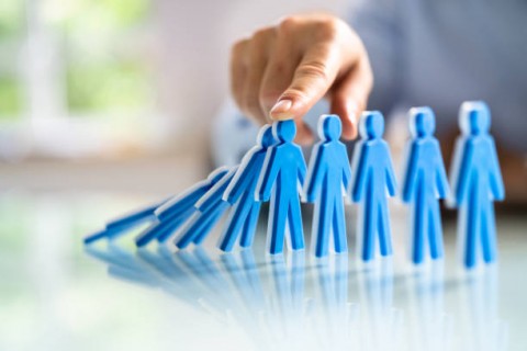 Perang Ekonomi-Politik: Para Pemimpin Eropa Berjatuhan