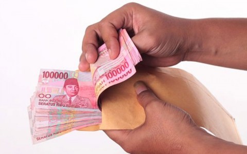 PENGENDALIAN INFLASI 2023 : KENAIKAN UPAH JANGAN BERLEBIHAN