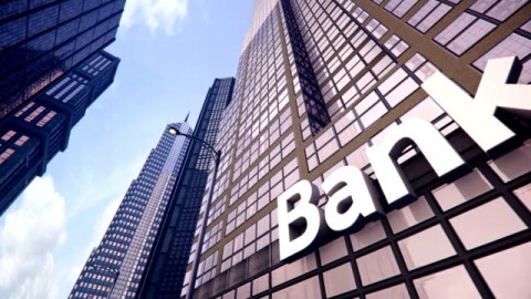 Perbankan Makin Tergerus