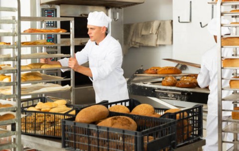 Usaha Roti Skala Rumah Tangga Terimpit Harga Bahan Baku