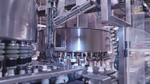 Kesulitan bahan Baku Hambat Laju Manufaktur