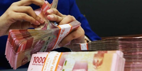 Dana Besar Kabur dari Aset Berisiko