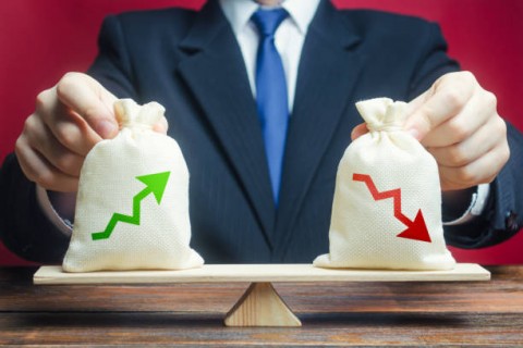 Transisi Dibayangi Tekanan Eksternal dan Internal