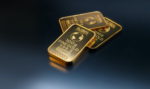 Kilau Emiten Emas Saat Konflik Global