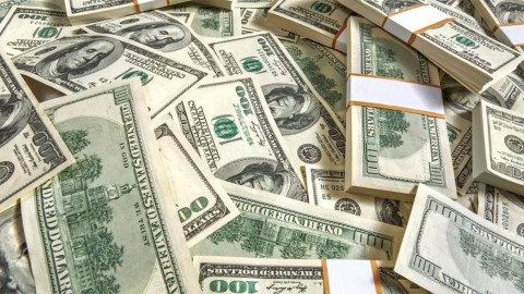 MEMUPUK LIKUIDITAS VALAS