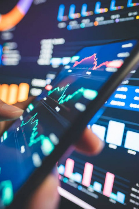 Belum Meredanya Tantangan Kinerja Emiten BUMN 