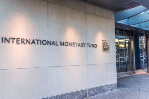 IMF Koreksi Pertumbuhan Ekonomi Indonesia Jadi 5,4%