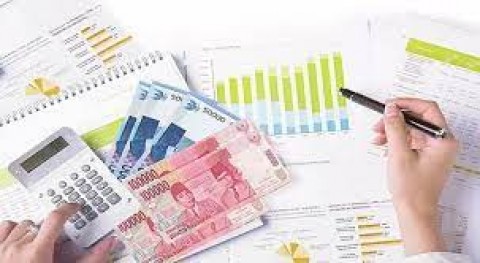 MENGUNGKIT PENYALURAN KREDIT