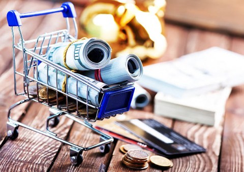 Saat Liburan, Banyak Warga Beli Kebutuhan Harian Melampaui Anggaran