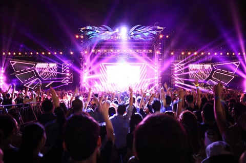 BISNIS KONSER KIAN MONCER