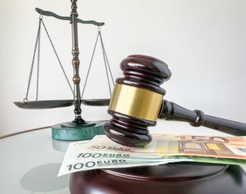 Hakim Agung Yang Bergaji Besar Masih Korupsi