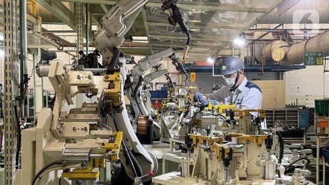 PEREKONOMIAN DAERAH : MEMOMPA MANUFAKTUR JAWA TENGAH